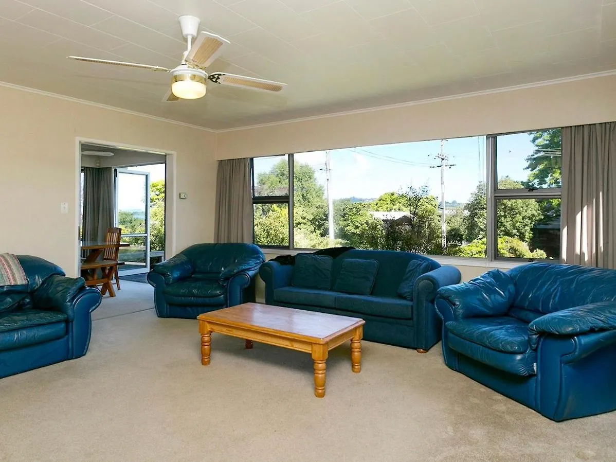 This Bach Has It All - Rainbow Point Holiday Home Taupo 0*,  New Zealand